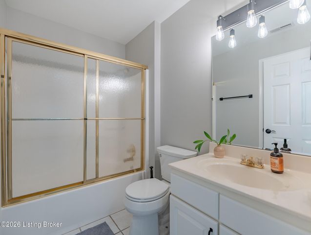 4423 Stone Lakes Dr, Louisville, KY 40299