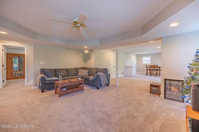 4423 Stone Lakes Dr, Louisville, KY 40299