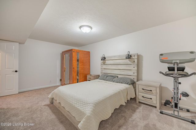 4423 Stone Lakes Dr, Louisville, KY 40299