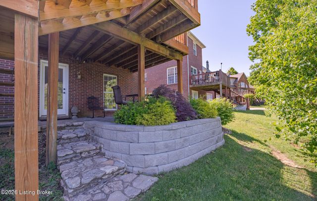 4423 Stone Lakes Dr, Louisville, KY 40299