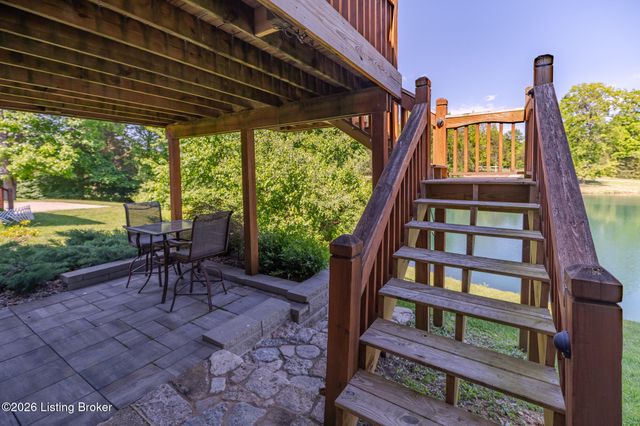 4423 Stone Lakes Dr, Louisville, KY 40299