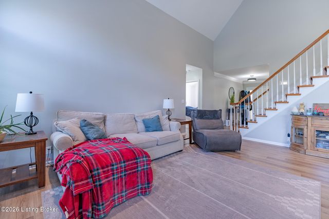 4423 Stone Lakes Dr, Louisville, KY 40299