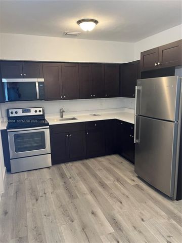 3330 NW 4th St, Miami, FL 33125