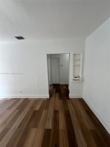 3330 NW 4th St, Miami, FL 33125