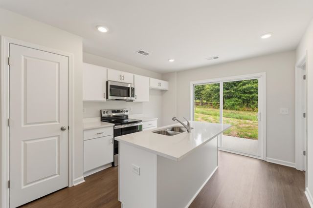 155 Cloverfield Lane, Spartanburg, SC 29303