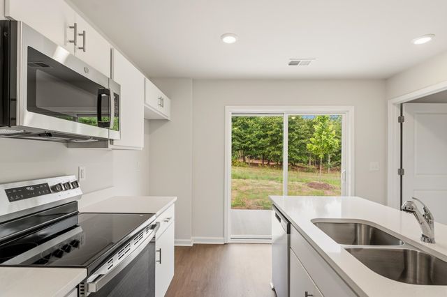 155 Cloverfield Lane, Spartanburg, SC 29303