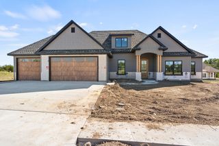 2908 GENESIS DR, Columbia, MO 65201