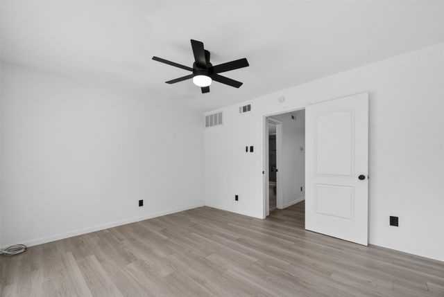 7522 Holly Hill Drive 8, Dallas, TX 75231