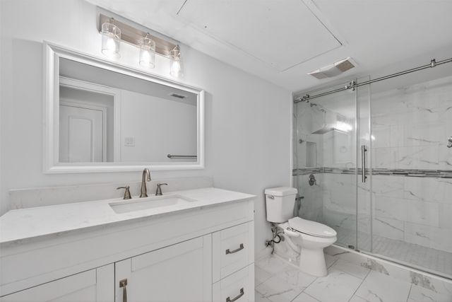 7522 Holly Hill Drive 8, Dallas, TX 75231