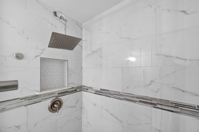 7522 Holly Hill Drive 8, Dallas, TX 75231