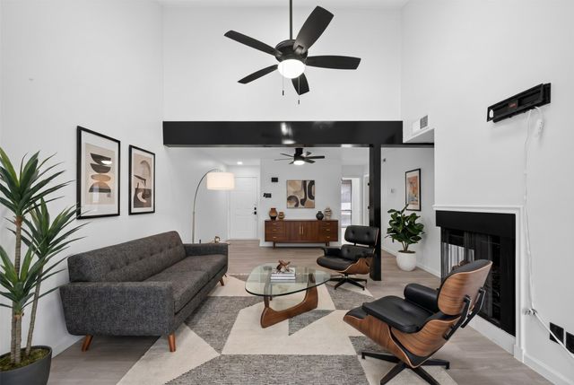 7522 Holly Hill Drive 8, Dallas, TX 75231