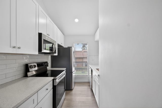 7522 Holly Hill Drive 8, Dallas, TX 75231