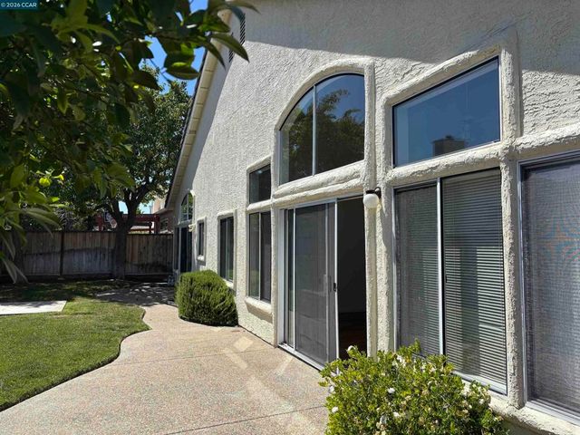 2120 Lynwood Way, Antioch, CA 94509