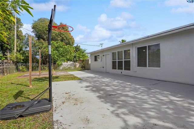 4841 NW 12th Ct, Lauderhill, FL 33313