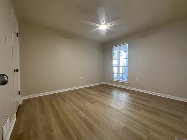 13432 S Fairview Ave, Baton Rouge, LA 70816