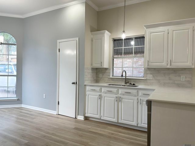 13432 S Fairview Ave, Baton Rouge, LA 70816