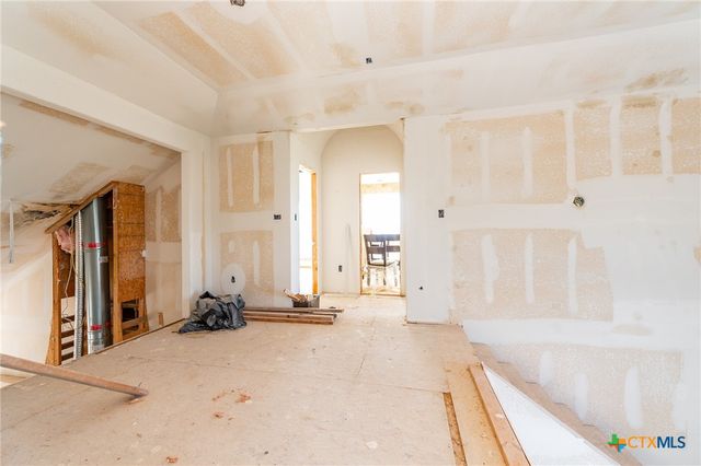 989 oil well Road, Pipe Creek, TX 78063