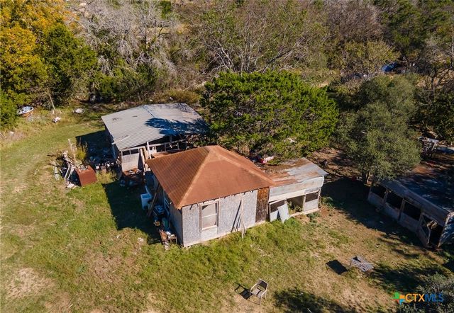 989 oil well Road, Pipe Creek, TX 78063