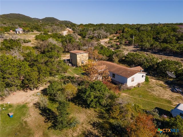989 oil well Road, Pipe Creek, TX 78063