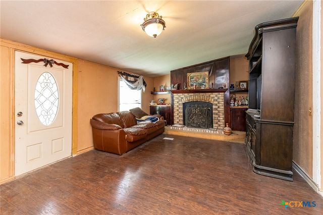 989 oil well Road, Pipe Creek, TX 78063