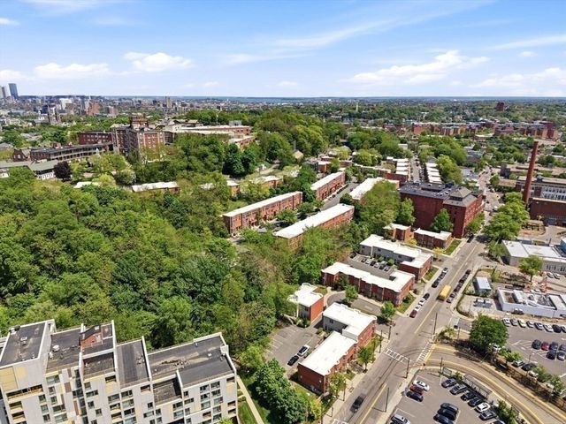 10 Ellingwood 62, Boston, MA 02120