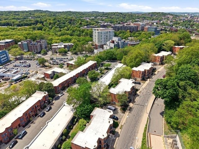 10 Ellingwood 62, Boston, MA 02120
