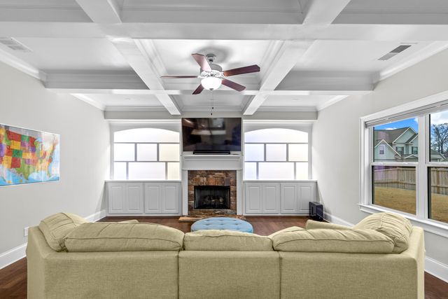 1125 Little Sorrel Rd, Hixson, TN 37343