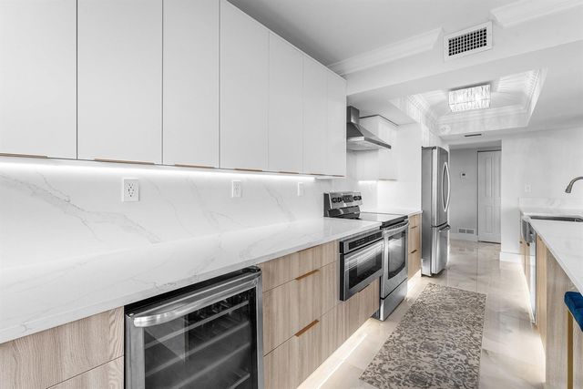 5480 N Ocean Drive A1c, Singer Island, FL 33404
