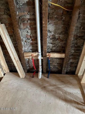 16 Broad Street, Waterford, NY 12188