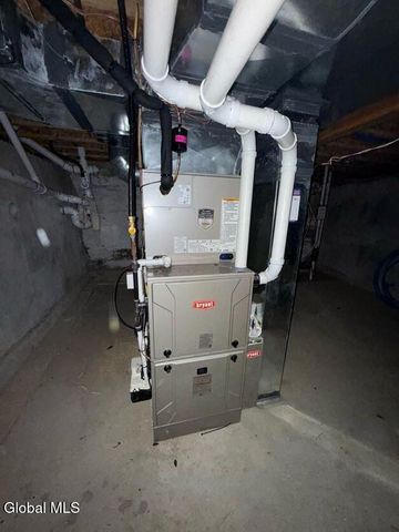 16 Broad Street, Waterford, NY 12188