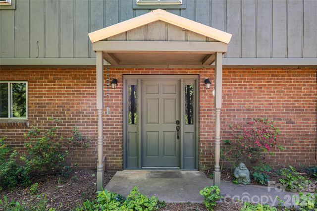 1 Beaverdam Knoll Road, Asheville, NC 28804