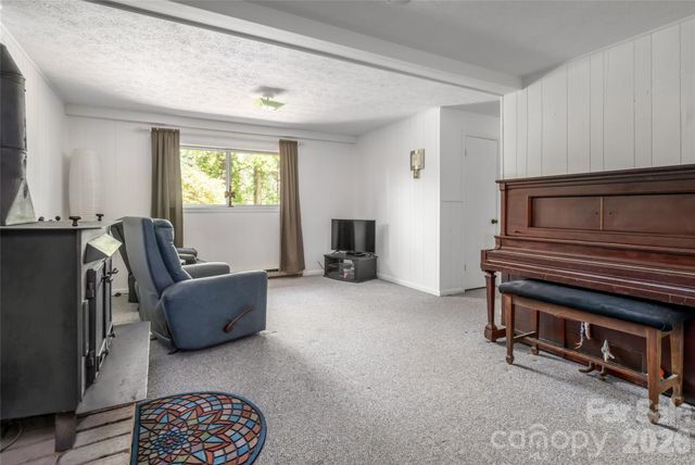 1 Beaverdam Knoll Road, Asheville, NC 28804