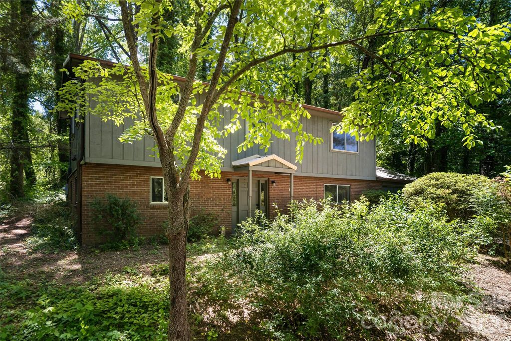 1 Beaverdam Knoll Road, Asheville, NC 28804
