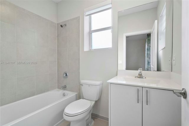 2751 SE 15th St, Homestead, FL 33035