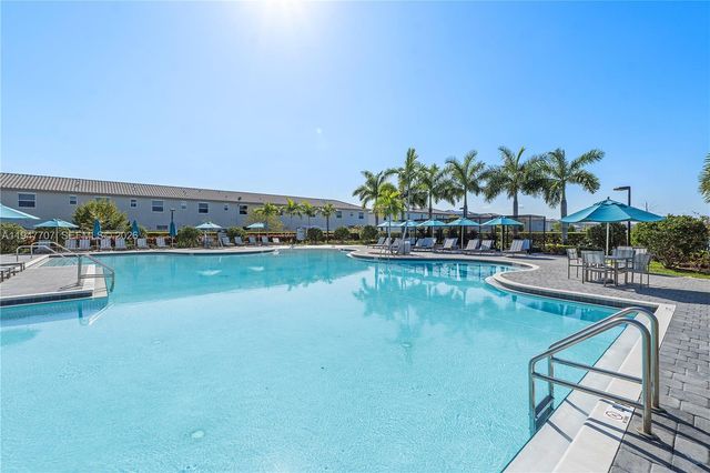 2751 SE 15th St, Homestead, FL 33035