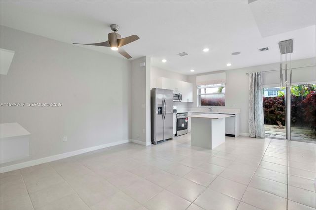 2751 SE 15th St, Homestead, FL 33035