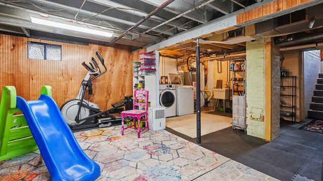 605 N Pleasant Street, Jackson, MI 49202
