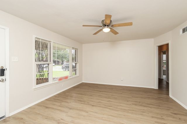 1823 Houghton Road, Dallas, TX 75217