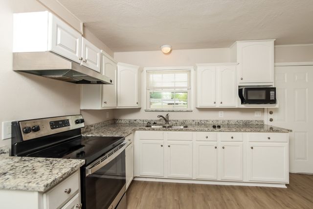 1823 Houghton Road, Dallas, TX 75217