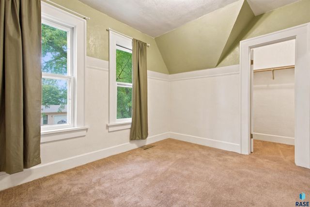 1101 Edgerly St Street, Larchwood, IA 51241