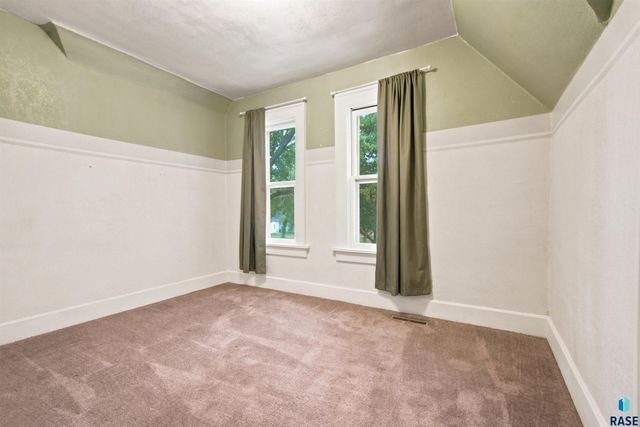 1101 Edgerly St Street, Larchwood, IA 51241