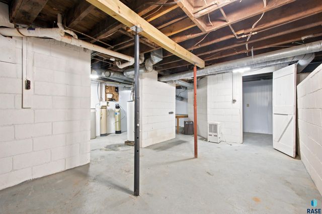 1101 Edgerly St Street, Larchwood, IA 51241