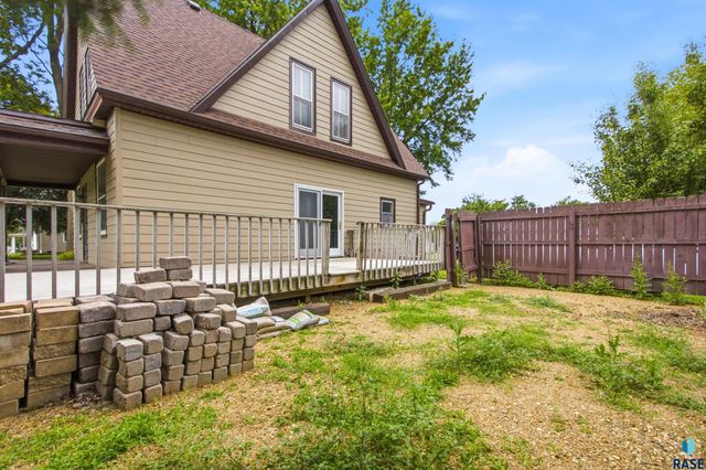 1101 Edgerly St Street, Larchwood, IA 51241