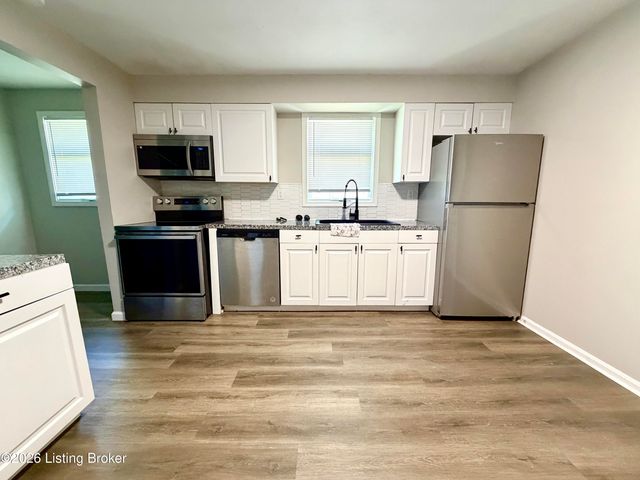 5303 Hosta Ln, Louisville, KY 40258