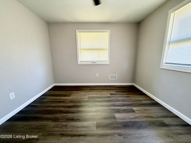 5303 Hosta Ln, Louisville, KY 40258