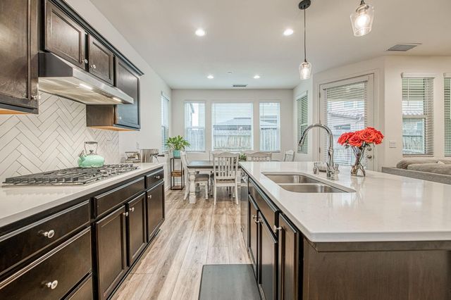 123 Capstone Way S, Madera, CA 93636