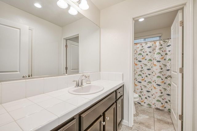 123 Capstone Way S, Madera, CA 93636