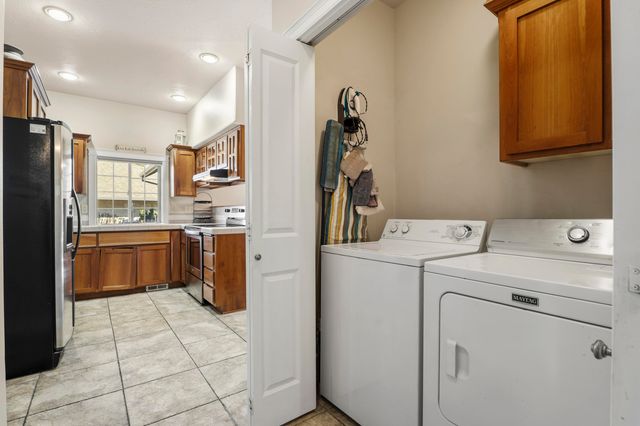 2566 NE Keats Drive, Bend, OR 97701