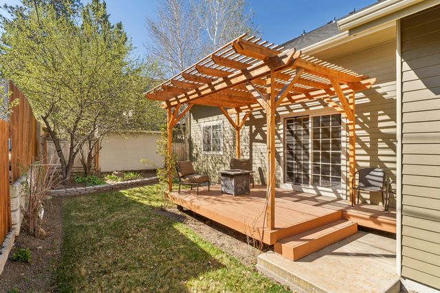 2566 NE Keats Drive, Bend, OR 97701