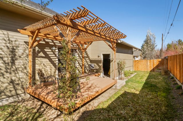 2566 NE Keats Drive, Bend, OR 97701